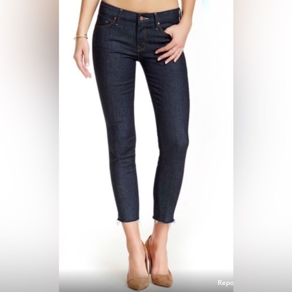 MOTHER The Dazzler Mid-Rise Ankle Fray Jeans Black off limits Wash Size 28